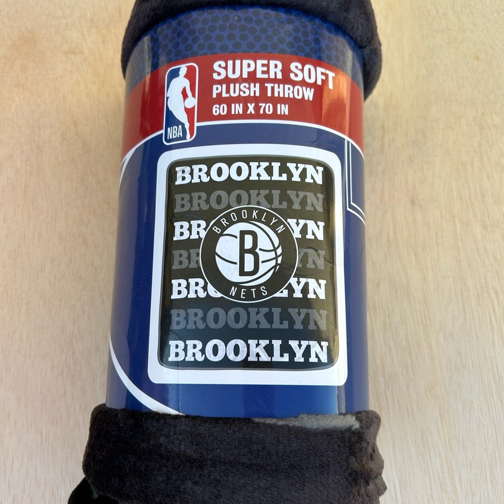 NBA Brooklyn Nets Super Soft Plush Throw Blanket 60x70 Repeat Logo NBABLRW-6BKN